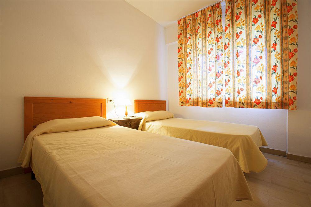 Apartamentos Arquus Center Салоу Екстериор снимка