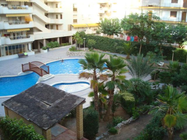 Apartamentos Arquus Center Салоу Екстериор снимка
