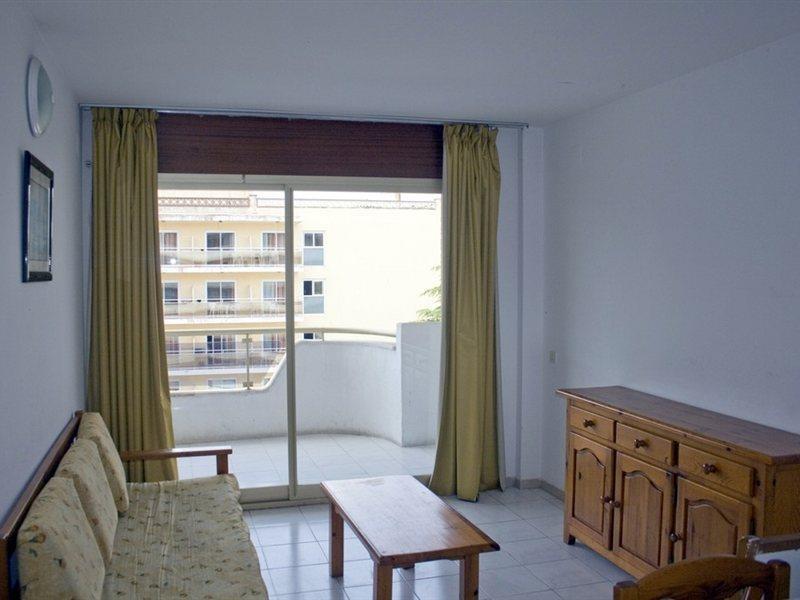 Apartamentos Arquus Center Салоу Екстериор снимка