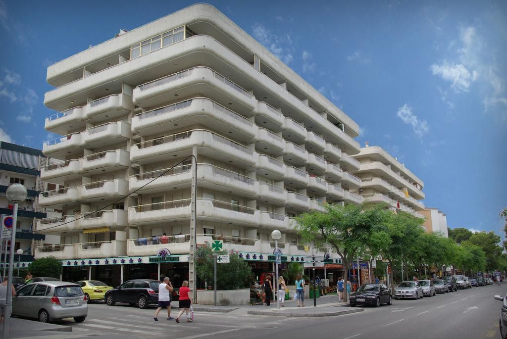 Apartamentos Arquus Center Салоу Екстериор снимка