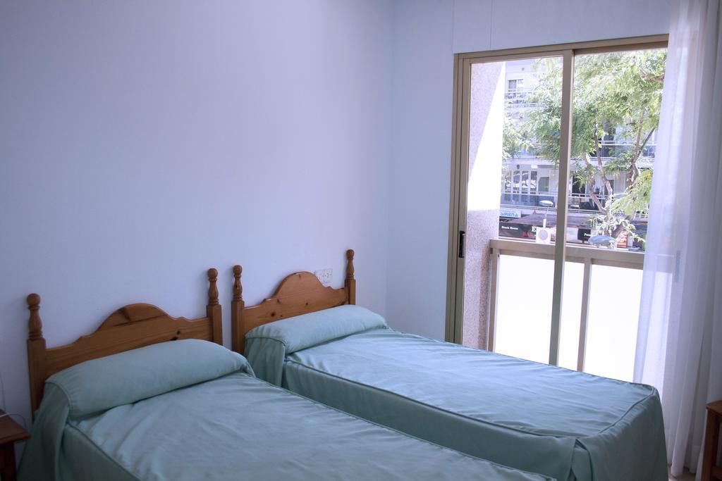 Apartamentos Arquus Center Салоу Екстериор снимка