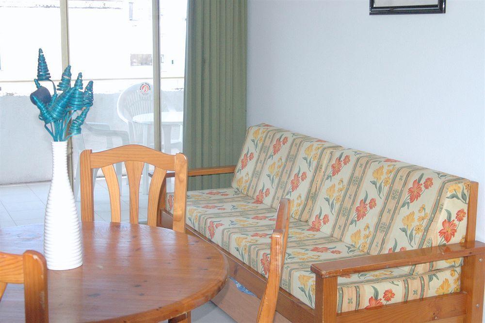 Apartamentos Arquus Center Салоу Екстериор снимка